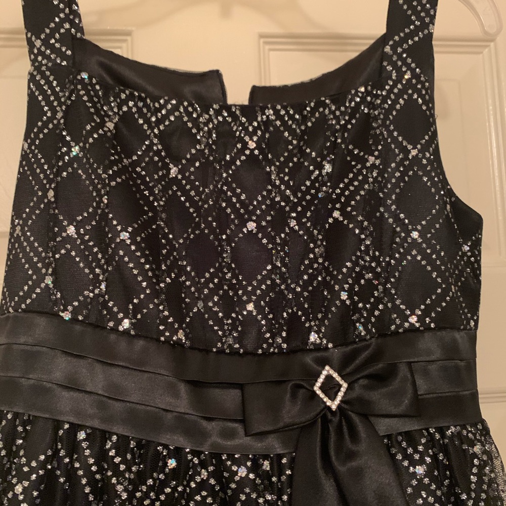 Two Dress - Picture 3 of 8